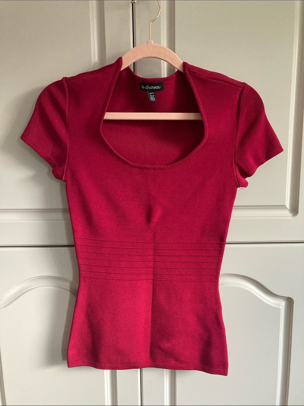 NWOT Le Chateau Red Scoop Neck Short Sleeve Blouse XS